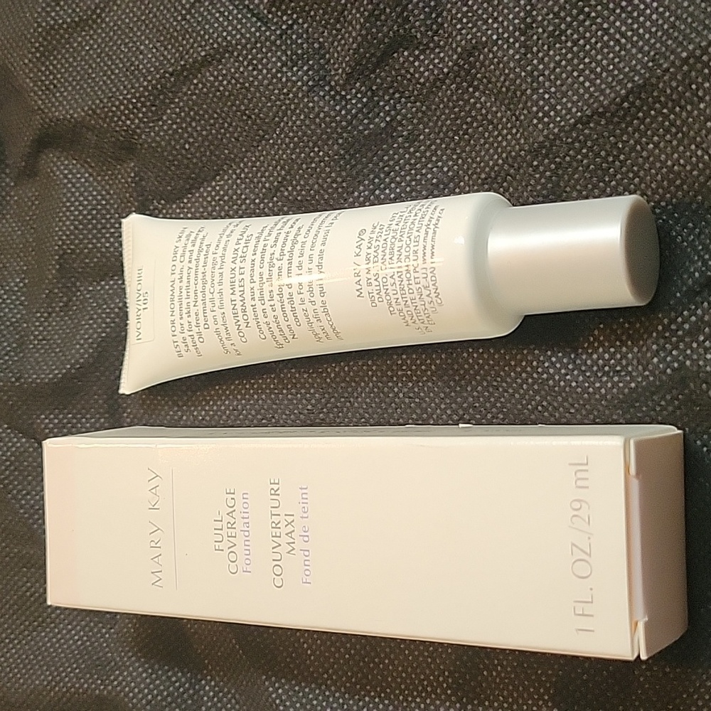 Mary Kay Full Coverage Foundation - Ivory 105